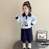 Conjunto de Roupa Elegante e Doce de Outono para Meninas 2026 Novo Conjunto de Duas Peças Policial Coelho para Meninas, Roupa Infantil de Primavera e Outono