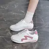 Nuevos zapatos blancos pequeños populares de Amazon para mujeres estudiantes, soporte para inventario de comercio exterior