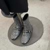 Botas curtas planas femininas com strass e rebites de malha, botas femininas de comércio exterior, botas de moda europeias e americanas, tamanhos grandes, fivela de cinto de cabeça redonda, sapatos simples