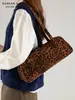 Bolso Estilo Coreano de Gama Alta en Material Ante Tipo Baguette para Mujer en Otoño e Invierno Nueva Moda Versátil Estampado de Leopardo Bolso de Mano y Hombro