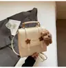 Mochila de Mano Retro de Alta Calidad para Mujer Otoño e Invierno 2026 Nueva Bolsa de Viaje para Estudiantes Bolso Cruzado Versátil de un Solo Hombro