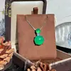 Diseño Original Colgante Cabujón Ovalado de Calcedonia Verde Natural con Baño de Plata e Incrustación, Comparable al Jade, Adecuado para Hombres y Mujeres, Colgante para Suéter