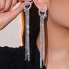 Europeos y Americanos Explosivos Nuevos Cadena de Garra Super Brillante Aretes Largos con Borla para Mujer Accesorios de Oreja de Diamante Elegantes de Alta Gama