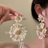 Caminhada à Beira-Mar ~ Estilo Férias de Início de Primavera Brincos de Flor Trançada Moda de Luxo Leve da Indústria Pesada Brincos com Lantejoulas e Franjas