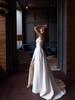 Nuevo Vestido de Noche Blanco Elegante Estilo Francés Vintage para Invierno 2026 con Escote en V Profundo y Espalda Descubierta para Anfitrionas