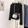 Cardigan de Tricô com Gola Irregular Cruzada, Zíper Duplo, Design Sense, Suéter Jaqueta de Nicho Feminino Outono Inverno 2026