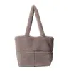 Bolsa de Lana de Cordero para Mujer Otoño/Invierno Gran Capacidad Bolsa Tote de Felpa de Moda Versátil para Viajar Bolso de Hombro