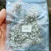 Atacado do Fabricante Joias de Diamante para Nail Art K9 Diamantes Grandes Acessórios para Unhas Joias DIY Misturadas Prata Branco Fundo Plano Joias Adesivos de Diamante