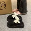 Pantuflas de Algodón Suaves, Cómodas, Cálidas, Cerradas, para Usar Afuera, Pantuflas Peludas de Moda con Lazo, Modelo Nuevo para Otoño e Invierno 2025