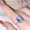 Anel Feminino Flash Flor de Gelo de Luxo Leve Nicho Exagerado Design Versátil Oval Casca de Pombo Aberto Anel de Diamante Roxo Claro