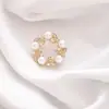 Broche de Laço Coração Simples para Mulheres, Corsage de Luxo, Alfinete Anti-Exposição para Gola Feminina, Alfinete de Cardigã, Acessório de Roupa