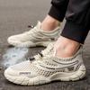 Verão Novas Sandálias Respiráveis Vazadas Antiderrapantes Sapatos de Praia com Furos Sapatos Casuais Esportivos Juvenis Sapatos de Malha Fina