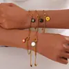 Pulsera Nudosa de Acero Inoxidable Chapado en Oro de 18 Quilates con Colgante de Letra Redondo de Colores Estilo Dulce y Fresco Personalizado Europeo y Americano Joyería para Manos Dopamina