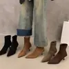 Botines de tacón alto de punta de gamuza marrón ajustados para mujer 2026 nuevos botines pequeños de estilo francés para otoño e invierno con más terciopelo