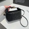 Bolsas de Alta Qualidade para Mulheres 2025 Outono Nova Bolsa de Axila Commuter Design de Nicho Simples e Fashion Bolsa Transversal de Ombro Único