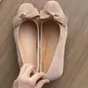 Zapatos de Ballet Rosas con Lazo de Gamuza Suave Estilo Francés para Mujer 2026 Primavera y Otoño Nuevos Puntera Redonda Suela Suave Zapatos Versátiles