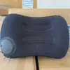 Almofada Inflável Tipo Empurrar Personalizada de Fábrica para Uso Externo Almofada de Avião Aviação Almofada Inflável de Proteção para o Pescoço PVC Revestido com Floco Almofada Portátil