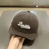 Chapéu de Bebê Recém-nascido Primavera e Outono Fino Estilo Coreano Chapéu com Aba de Pato Letra Bordado para Meninas Chapéu de Sol Infantil Aba Macia Boné de Baseball