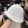 Sombrero de pescador de color sólido retro japonés con ala irregular Gorro de punto cálido para mujer Otoño Invierno