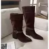 Botas Altas de Invierno Otoño 2025 Nuevas con Punta, Hebilla de Cinturón Trenzada, Tacón Grueso, Puño, Gamuza, Estilizadas, Estilo Motero