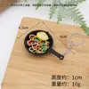 Mini Sartén Artificial Modelo de Fideos Fritos y Arroz Frito Comida Artificial Arroz Frito Llavero Juguete de Comida en Miniatura Colgante