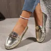 2026 E-commerce Transfronteiriço Novo Estilo Tamanho Grande Mocassins Versão Coreana Feminina Bico Redondo Salto Baixo Corrente de Metal Casual Sapatos de Solado Único Feminino