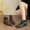 Estilo de Moda Nuevo de Primavera Zapatos de Cuero que Aumentan la Altura con Tacón de 9 cm, Hebilla Punta Fina, Estilo Coreano, Zapatos de Salón Negros Elegantes de Corte Profundo para Mujer