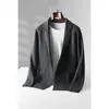 Suéter de lana 100% pura para hombre, nuevo para otoño e invierno, de importación, cárdigan de cuello en V, suéter base de punto de color liso, capa exterior engrosada