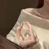 Anillo de Alas de Ángel Estilo Little Red Book, Anillo de Alta Gama con Textura de Pluma Calada Doble Cara Antigua, Envío Directo de Una Pieza