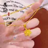 Pendente de Floco de Neve de Luxo Leve Mais Vendido no Tiktok para Mulheres, Único e Elegante, Corrente para Clavícula de Cobre Banhado a Ouro, Presente para Namorada