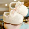 Zapatos para niños pequeños, nuevos modelos de primavera y otoño, zapatos para principiantes para bebés niñas de 1 a 2 años, de suela blanda, antideslizantes, con sonido al pisar