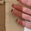 Brincos Circulares Versáteis com Zircônias para o Dia a Dia das Mulheres, Simples e Sofisticados, Luxo Leve, Brincos Exquisitos da Moda e Tendência
