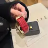 Pulseira de Couro Genuíno com Padrão Lichia Adequada para Apple Watch iWatch 11ª Geração 10/987Ultra/Se