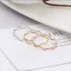 Moda Europeia e Americana 2024 nova onda em forma de coração de pressão de óleo onda de amor anel liso fonte fabricantes grande favoravelmente