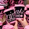 Taza de Papel para Café Estilo Dulce y Fresco Negro y Rosa de Moda Taza Desechable para Té de Leche con Tapa Empaque Comercial para Llevar Taza Engrosada para Bebidas Calientes