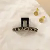 Grampo de Cabelo Vintage Estilo Francês com Estampa de Leopardo Luxuoso para Coque na Nuca Presilha Tubarão Acessório de Cabelo da Moda para Mulheres