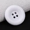 Botões de Resina com Quatro Furos, Botões Redondos Coloridos com Borda Arredondada para Suéteres, Roupas de Lã para Exterior, Roupas para Exterior, Jaquetas Corta-Vento, Botões para Ternos Venda por Atacado