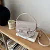 Bolsa de selim retrô única para mulheres, nova bolsa de mão da moda estilo coreano, bolsa de ombro e transversal versátil para o dia a dia para mulheres