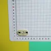 Parche Ovalado de Resina Otoño e Invierno Gato a Cuadros Gato Gatito DIY Accesorios Lindos y Dulces Flor para Zapatos Funda para Teléfono Móvil Pasador