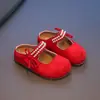 Chinelos Infantis 2025 Verão Novo Sapatos de Princesa para Crianças Sapatinhos Macios com Solado Único Meninas Mary Jane Meio Chinelos