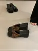 Sandalias de tela para mujer sin cordones, pantuflas casuales con diseño de punta cuadrada, adecuadas para usar al aire libre y vacaciones, nuevo estilo de nicho de verano 2026