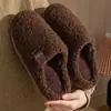 Chinelos populares de lã de cordeiro e algodão, unissex, quentes e espessos para o inverno, para uso interno, antiderrapantes, chinelos de algodão fofos, perfeitos para casais