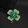 Broche de esmalte de pintura de trébol de lujo ligero estilo japonés y coreano, broche exquisito de alta gama de cien piezas, pin para traje de nicho de alta calidad para mujer