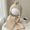 Chapéu de Lã Infantil de Inverno Atacado Cor Sólida Bonito Chapéu com Proteção para Orelhas de Bebê Novo Chapéu Cachecol Integrado para Meninos e Meninas