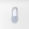 Calcetines de seda de hielo tipo barco para hombre, calcetines finos de primavera y verano para hombre, sin costuras, base de algodón puro, silicona antideslizante, antideslizantes, de corte bajo, invisibles