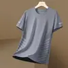 Atacado de fábrica exportação camiseta masculina manga curta verão malha respirável slim meia manga base esportiva
