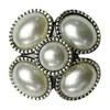 Botones de Aleación de Perlas de Cuatro Hojas Ayuko Estilo Normcore Botones Pequeños Fragantes para Prendas de Abrigo de Mujer Botones Decorativos de Punto de Alto Nivel
