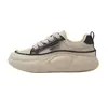 Tênis Brancos Leves 2025 Inverno Novo Versátil Sapatos de Pai Esportivos para Estudantes com Solado Grosso Tênis da Moda