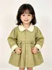 Moda coreana de moda 2025 Vestido de manga larga para niñas Primavera y Otoño Nuevo estilo Cortavientos con solapa para niños Chaqueta de longitud media