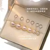 Brincos de Prata Esterlina S925 com Pérolas Naturais de Água Doce Brincos de Alto Padrão Brincos com Gancho Curvo para Piercing na Orelha Brincos de Argola Lisos para Mulheres